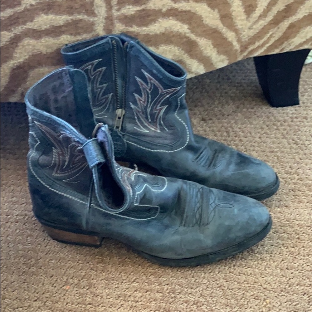 Ariat shortie boots